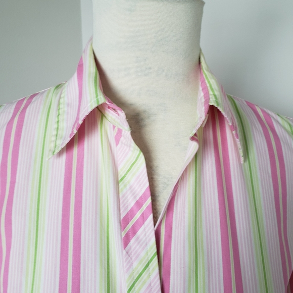 💕Lilly pulitzer collared shirt button down green/pink size 2  NWOT💕 - Picture 3 of 8